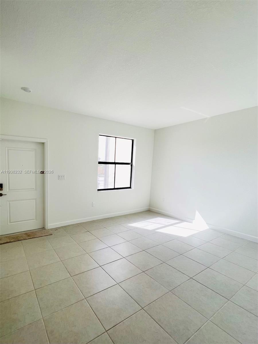 KENDALL ASSEMBLAGE SOUTH - Residential