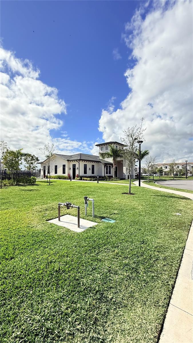 KENDALL ASSEMBLAGE SOUTH - Residential