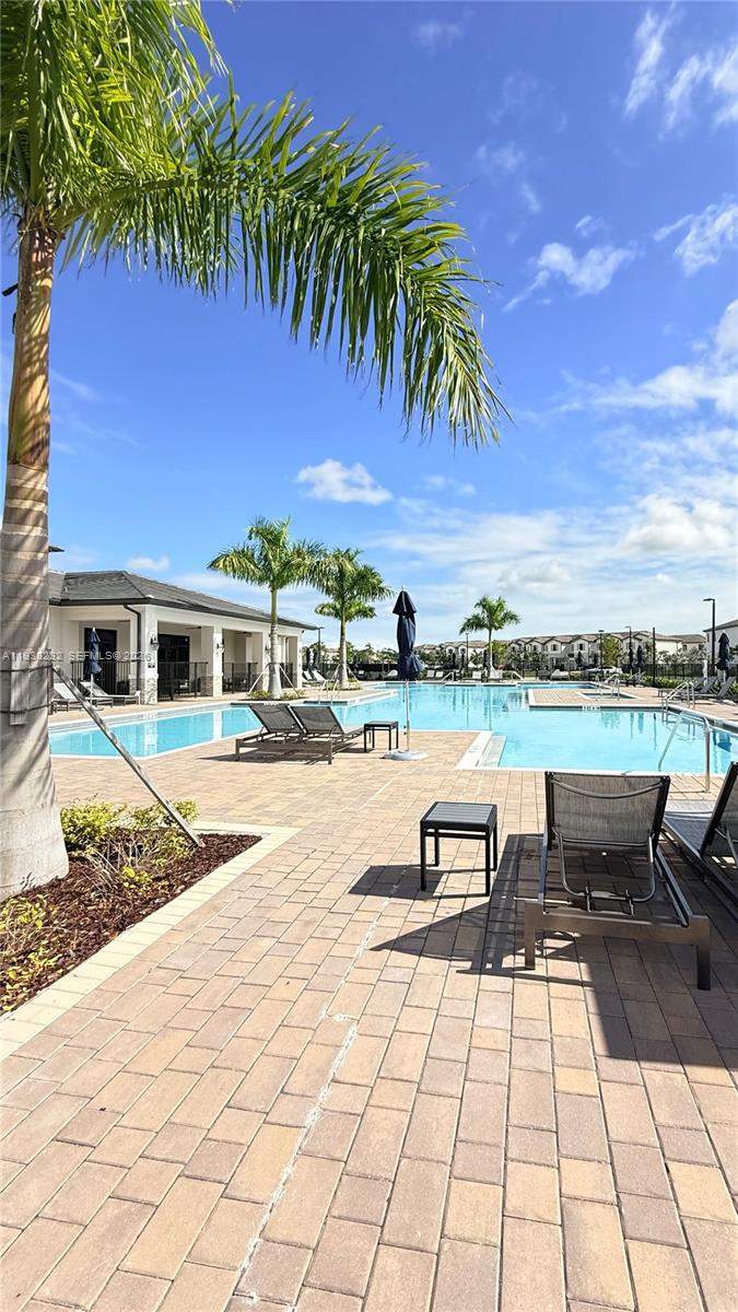 KENDALL ASSEMBLAGE SOUTH - Residential