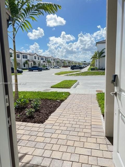 KENDALL ASSEMBLAGE SOUTH - Residential