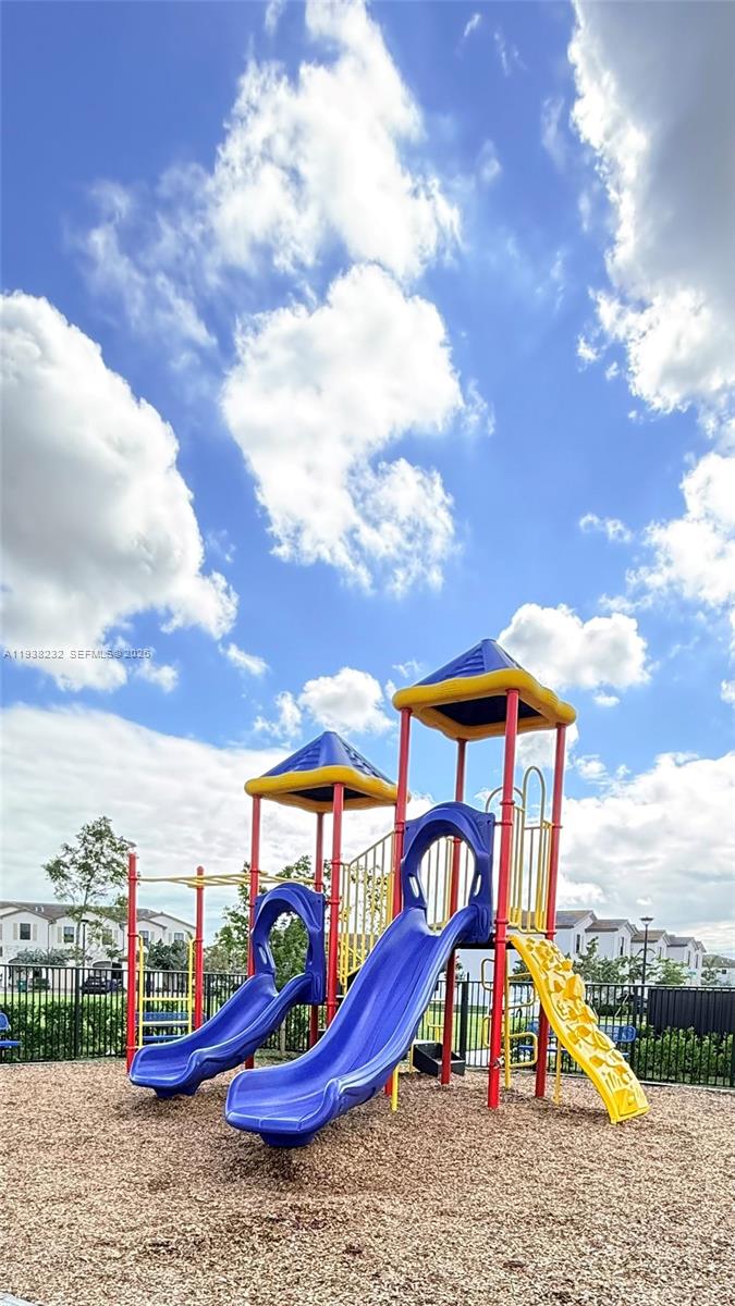 KENDALL ASSEMBLAGE SOUTH - Residential