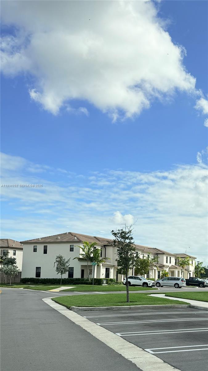 KENDALL ASSEMBLAGE SOUTH - Residential