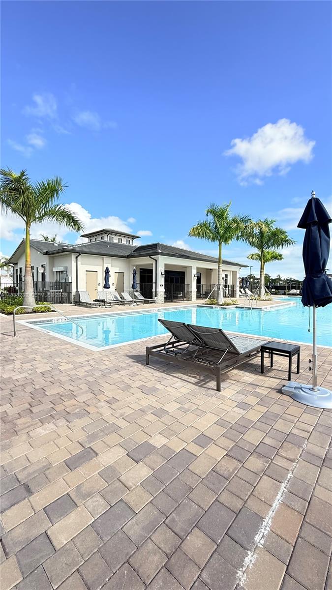 KENDALL ASSEMBLAGE SOUTH - Residential