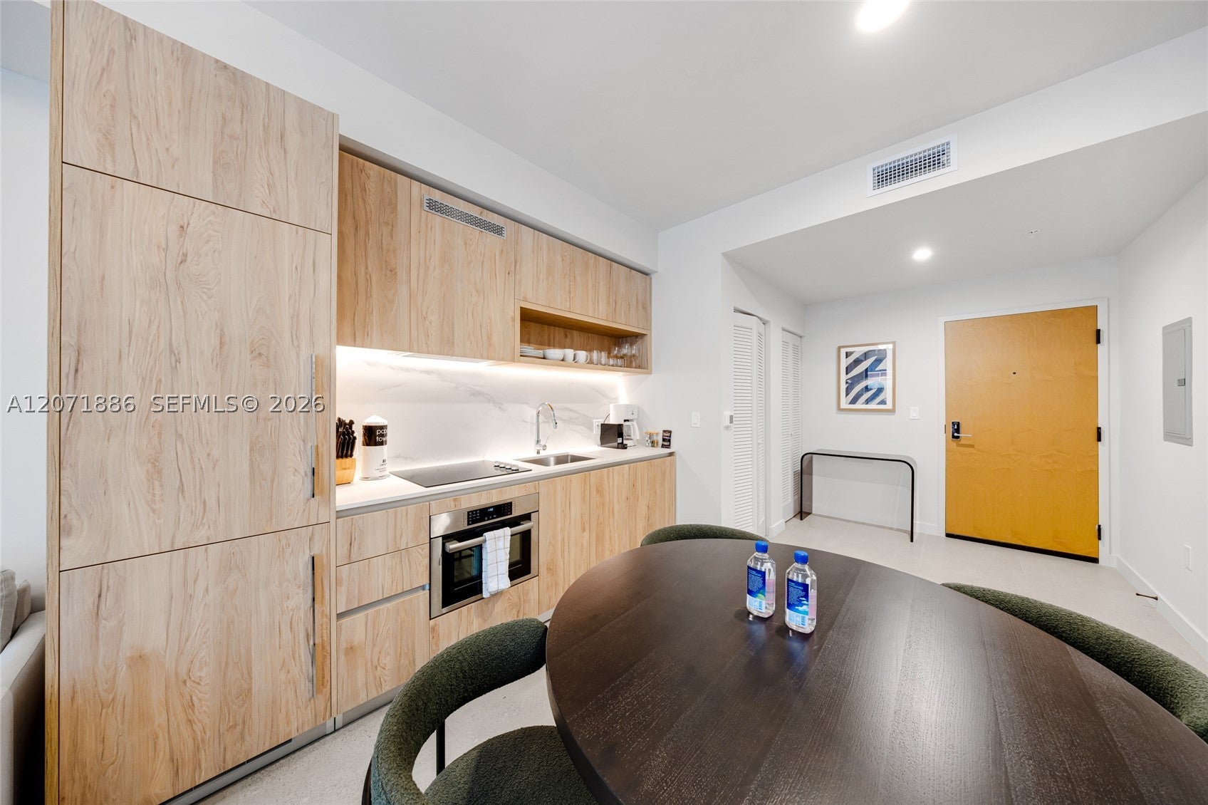 11 NE 6th St 2804