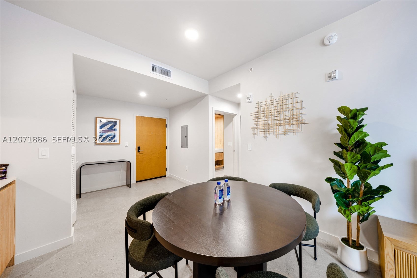 11 NE 6th St 2804
