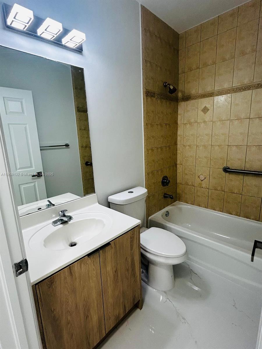 EGRET LAKES ESTATES SEC 4 - Residential