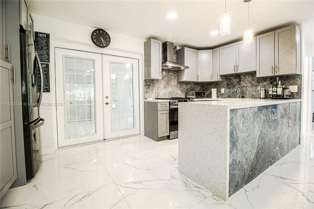 Photo of 5601 SW 38th St, Davie, FL 33314 (MLS # A11873186)