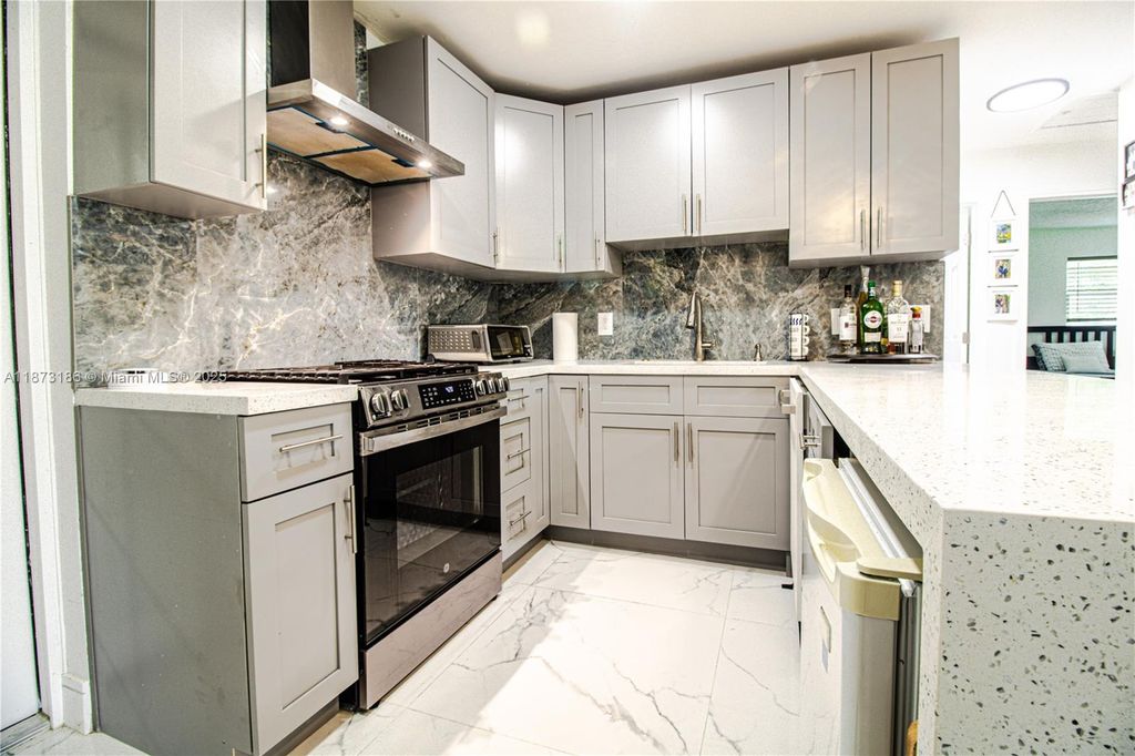 Photo of 5601 SW 38th St, Davie, FL 33314 (MLS # A11873186)