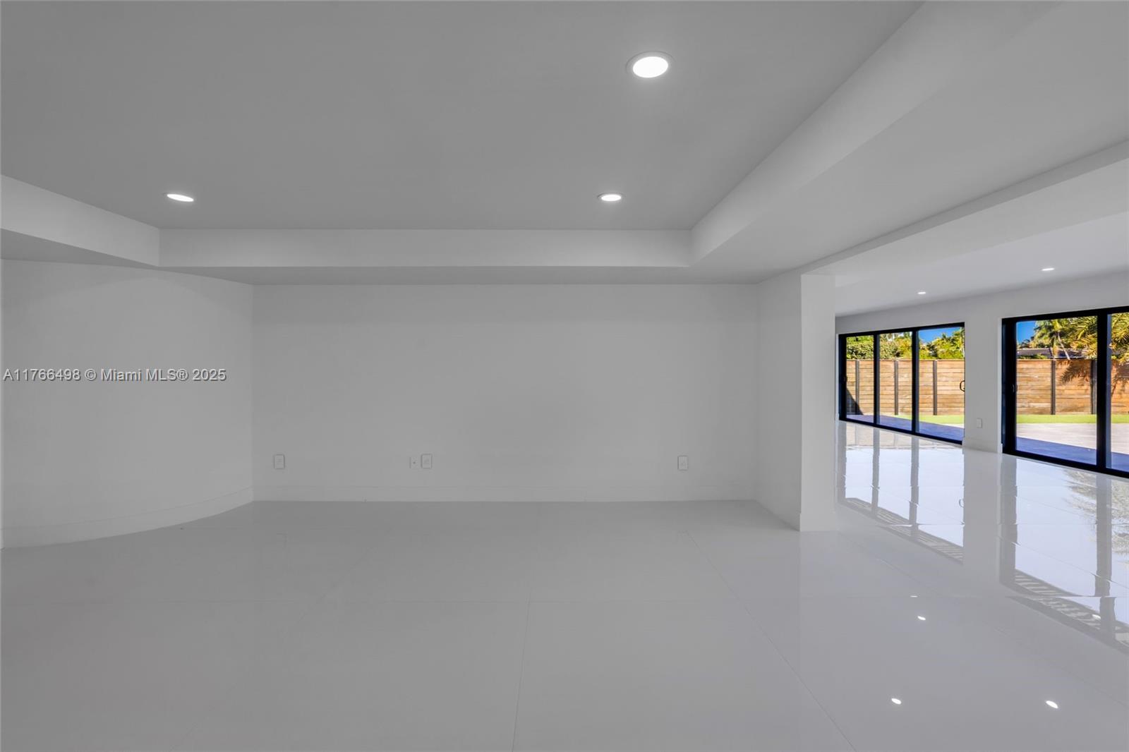 GOLDEN ISLES SEC D REPLAT - Residential