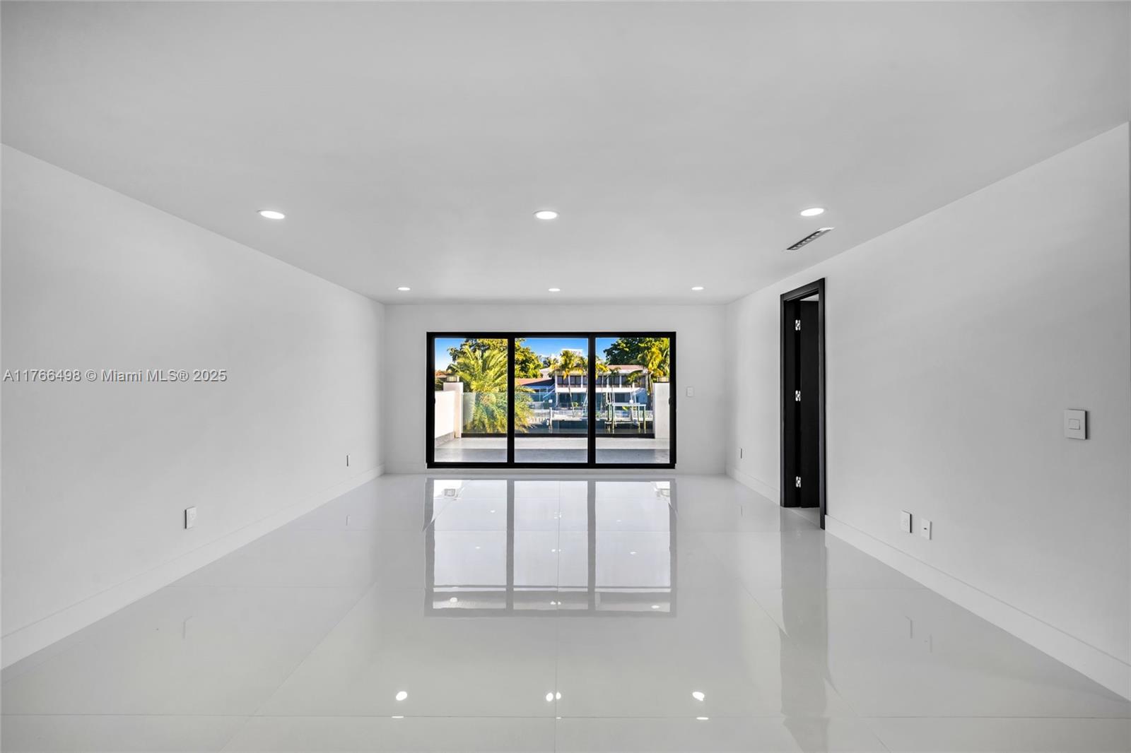 GOLDEN ISLES SEC D REPLAT - Residential