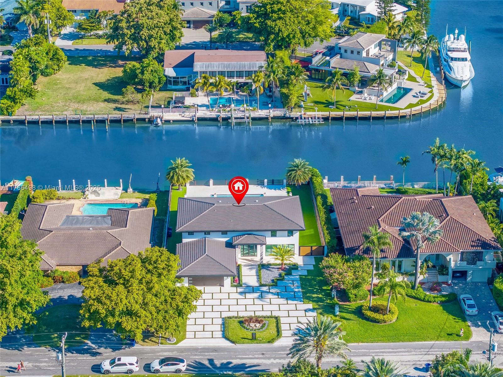 406 Holiday Dr