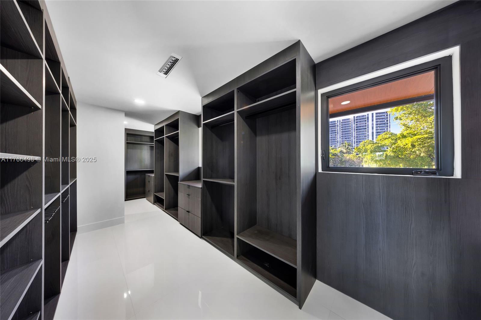 GOLDEN ISLES SEC D REPLAT - Residential