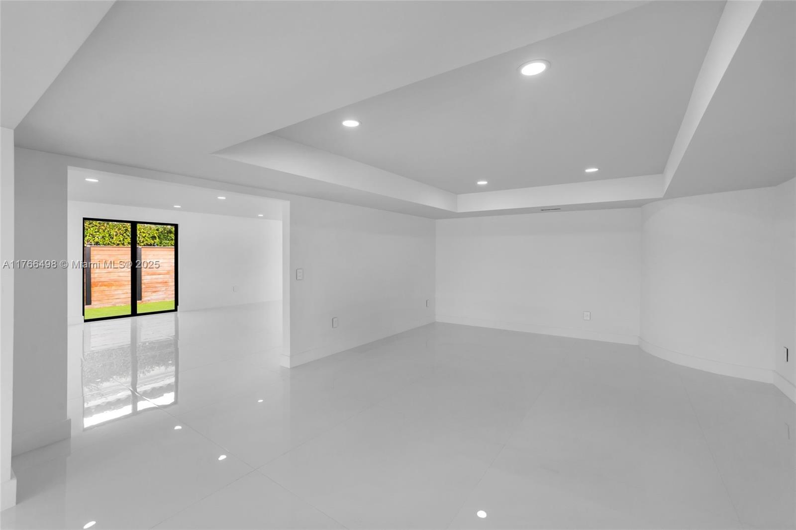 GOLDEN ISLES SEC D REPLAT - Residential