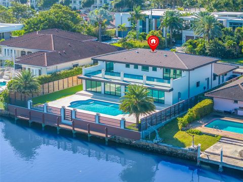 406 Holiday Dr Hallandale Beach FL 33009