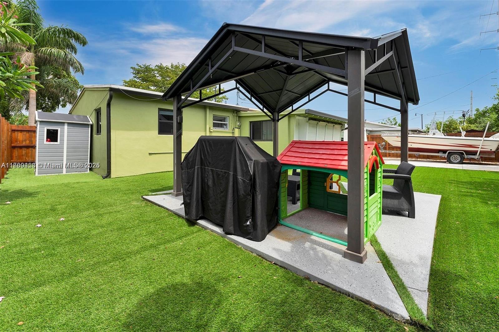 COLLIER MANOR FIRST ADD - Residential Lease