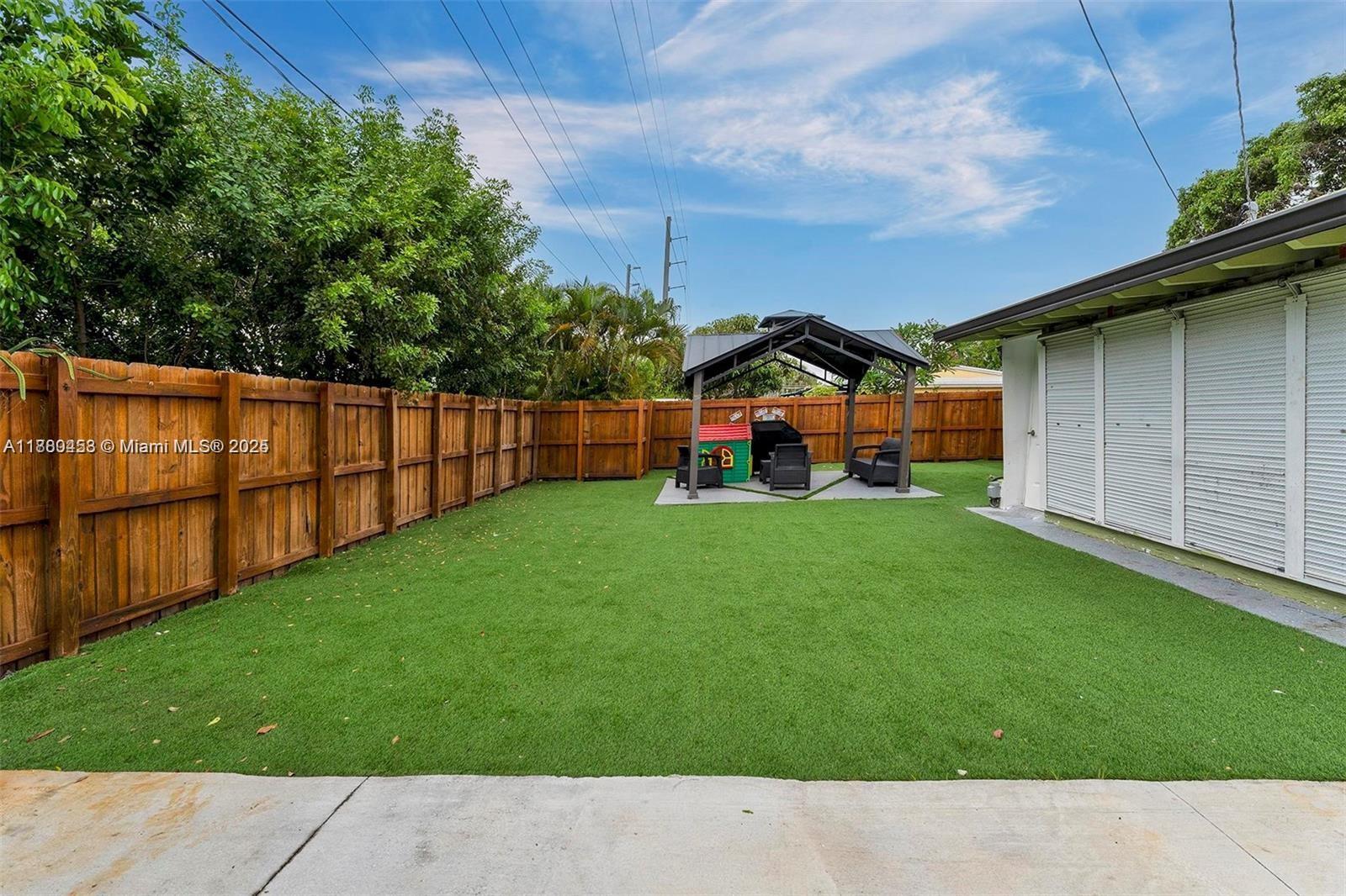 COLLIER MANOR FIRST ADD - Residential Lease