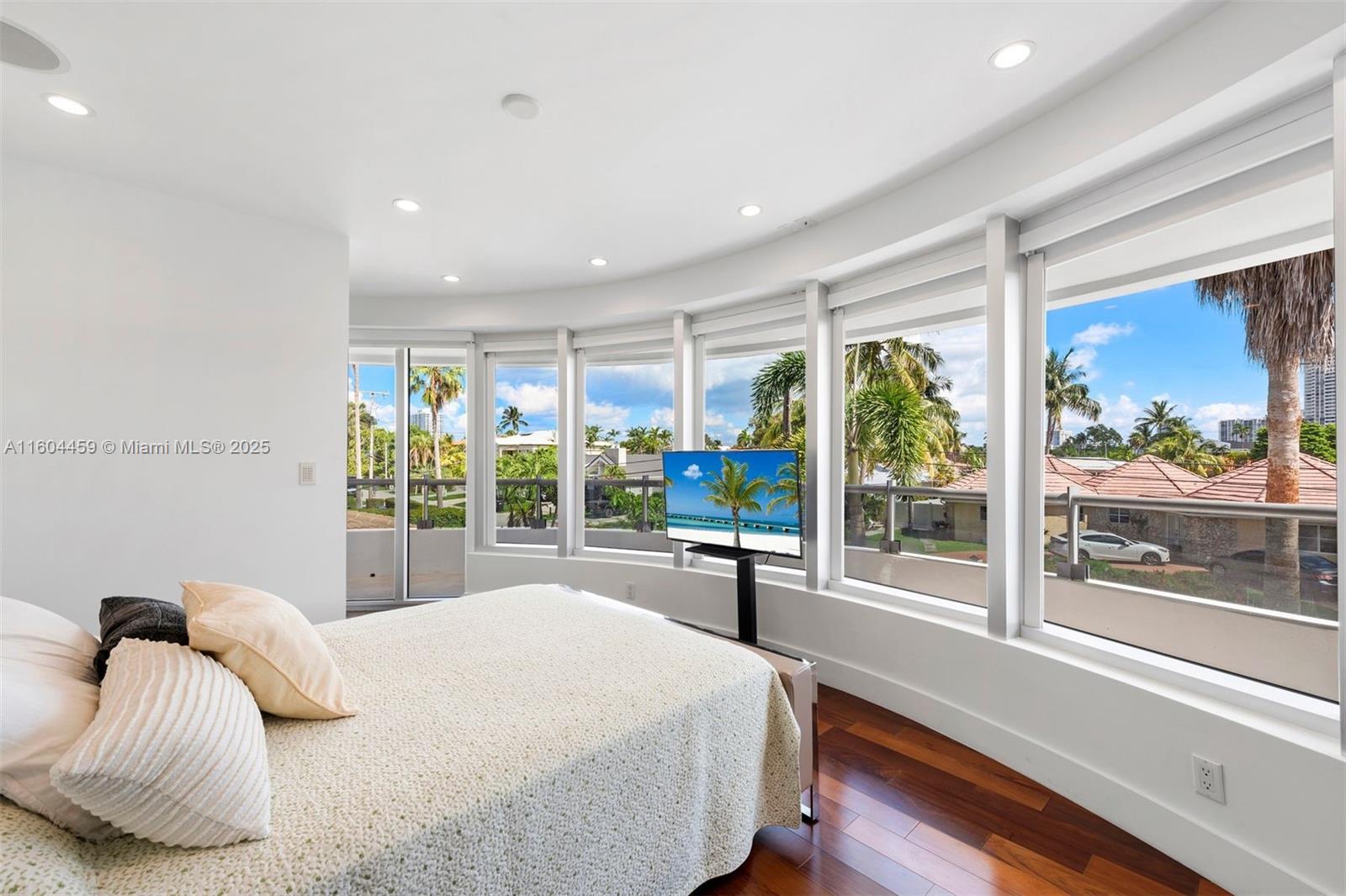 EASTERN SHORES 1ST ADDN - Residential