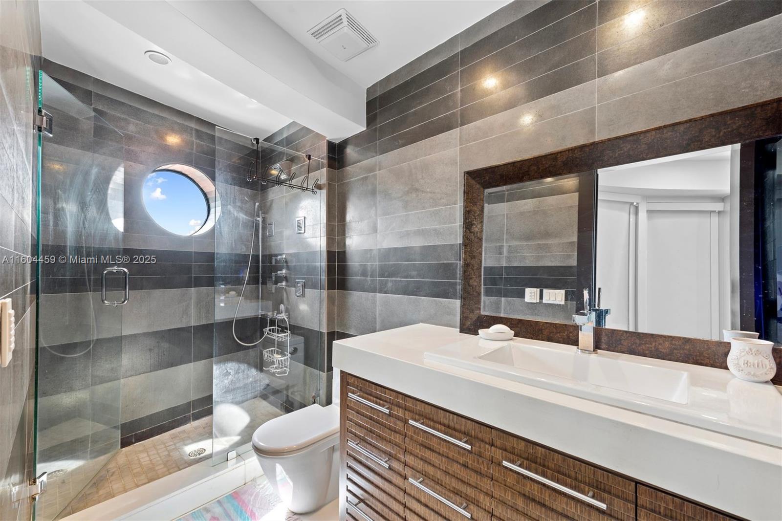EASTERN SHORES 1ST ADDN - Residential