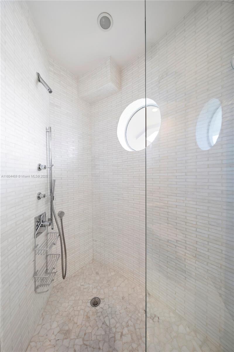 EASTERN SHORES 1ST ADDN - Residential