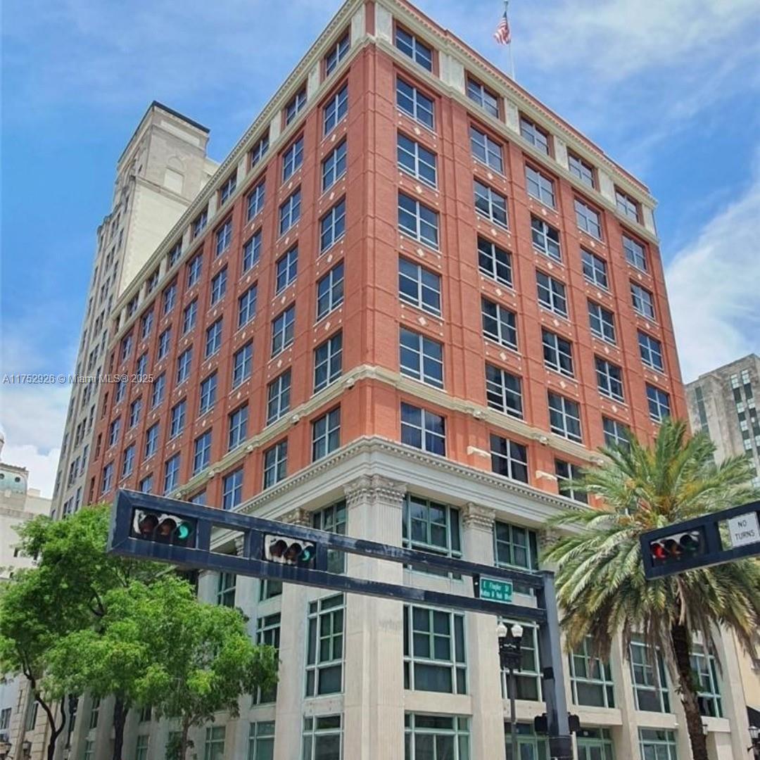 111 E Flagler St 401, Miami, Broward County, Florida - 2 Bedrooms  
2 Bathrooms - 