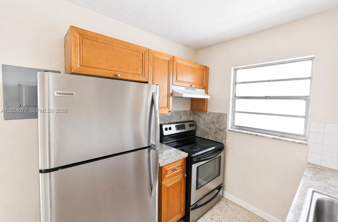 LEAH MANOR - Residential Lease