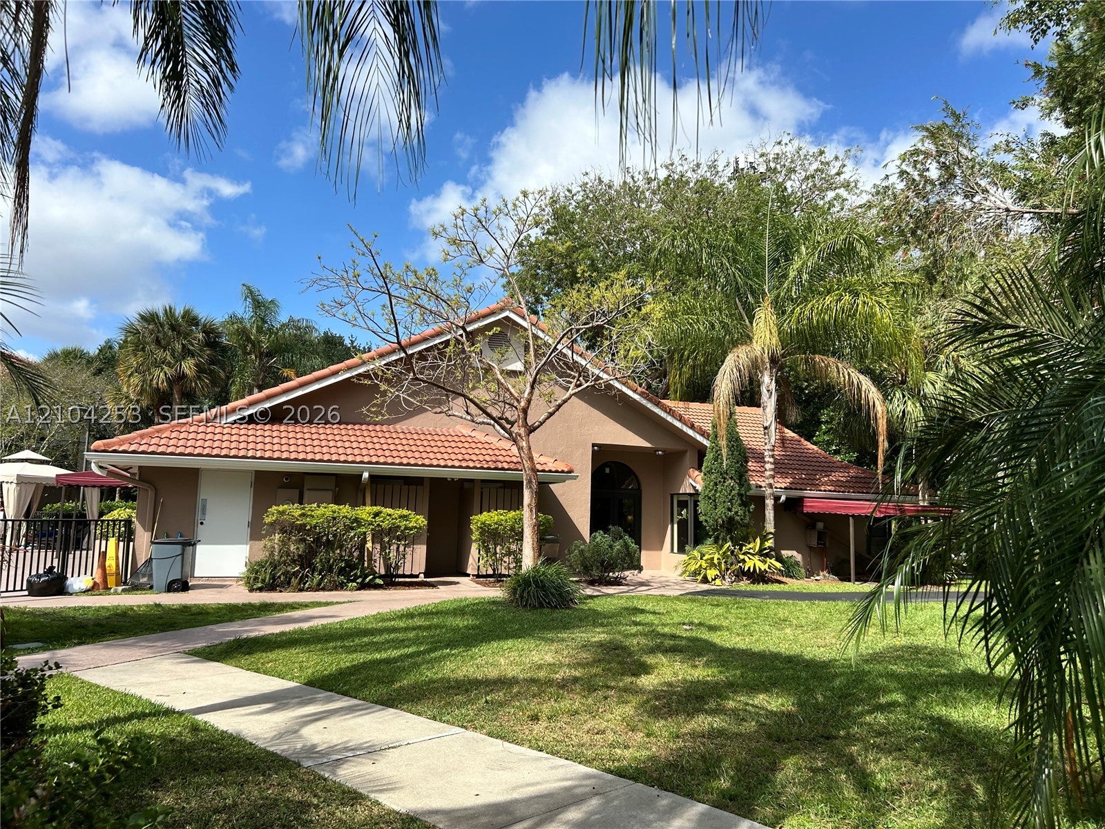 10121 W Sunrise Blvd 206