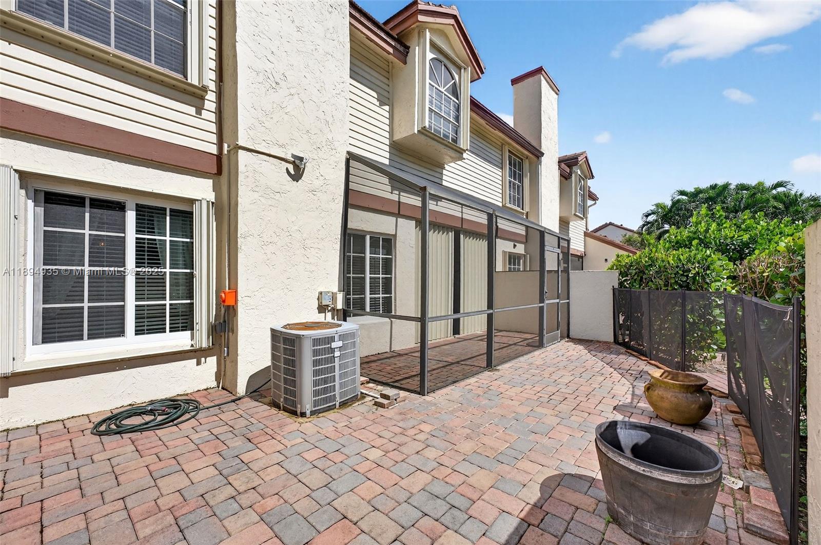 EAGLES NEST TOWNHOMES CON - Residential