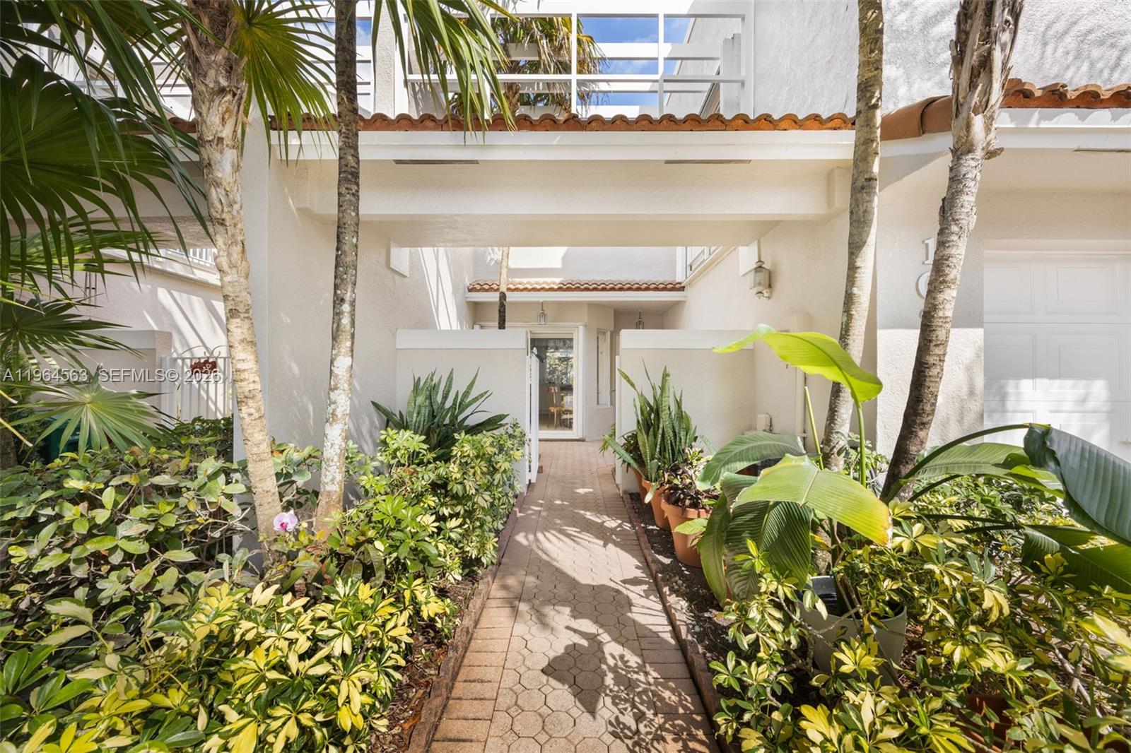 DORAL GREENS - Residential