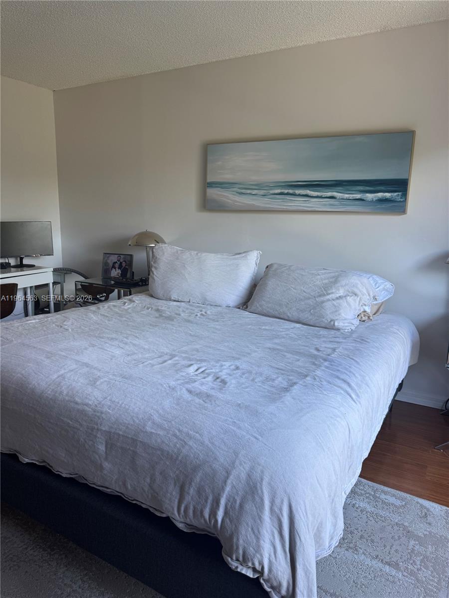 DORAL GREENS - Residential