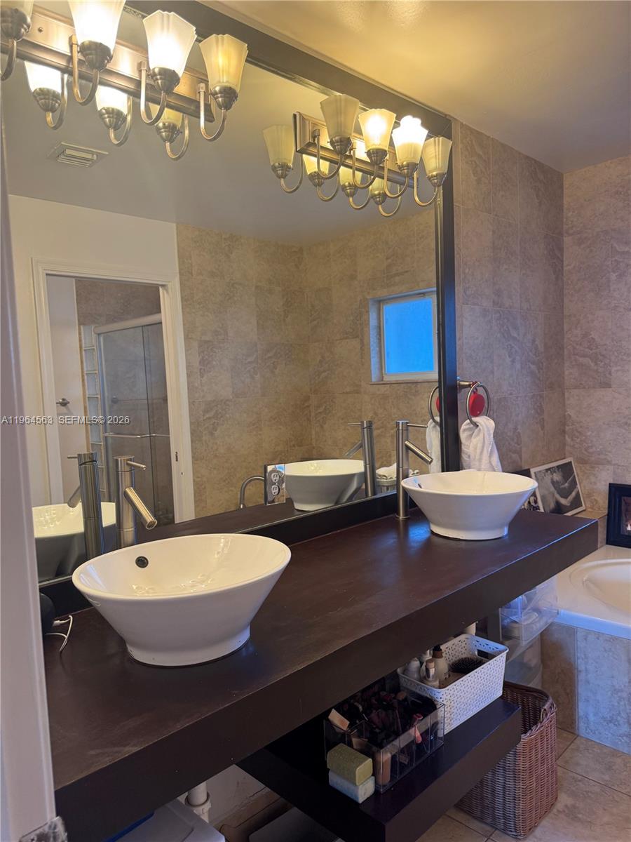 DORAL GREENS - Residential