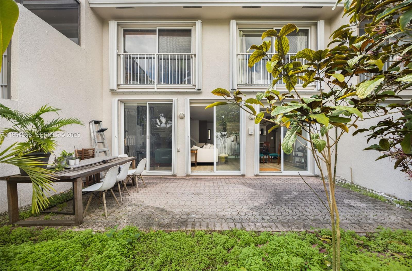 DORAL GREENS - Residential