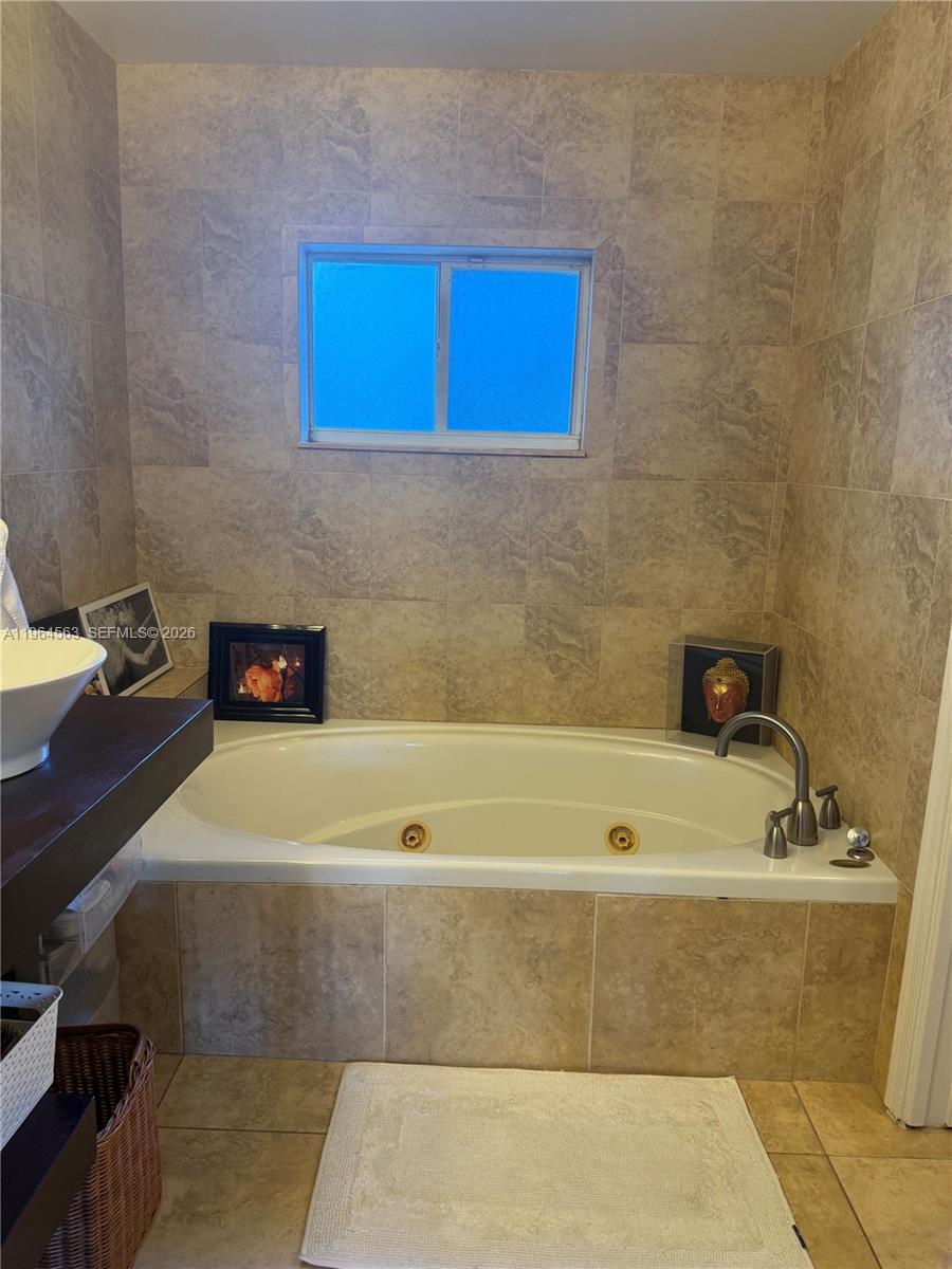 DORAL GREENS - Residential