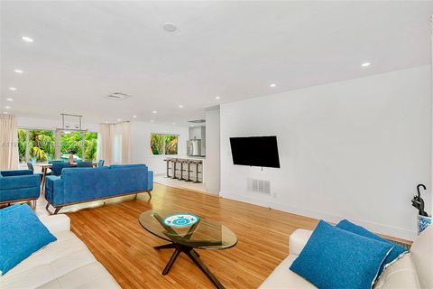 Tiny photo for 10450 NE 5th Ave, Miami Shores, FL 33138 (MLS # A11977054)