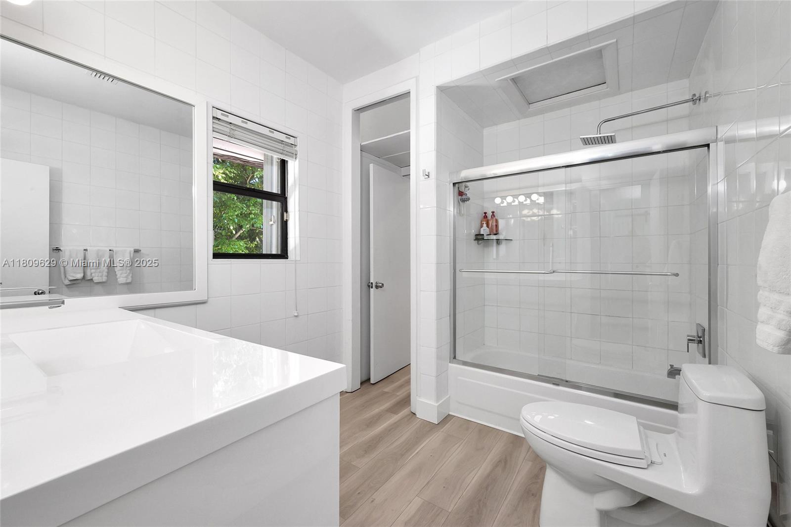 CAPE FLA SUB SEC 2 - Residential Lease