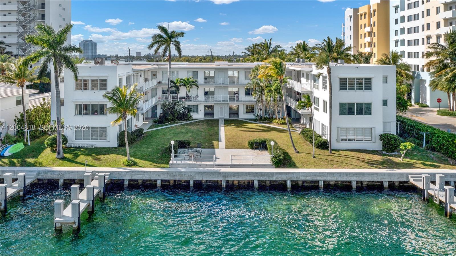 HARBOR ISLAND - Residential Lease