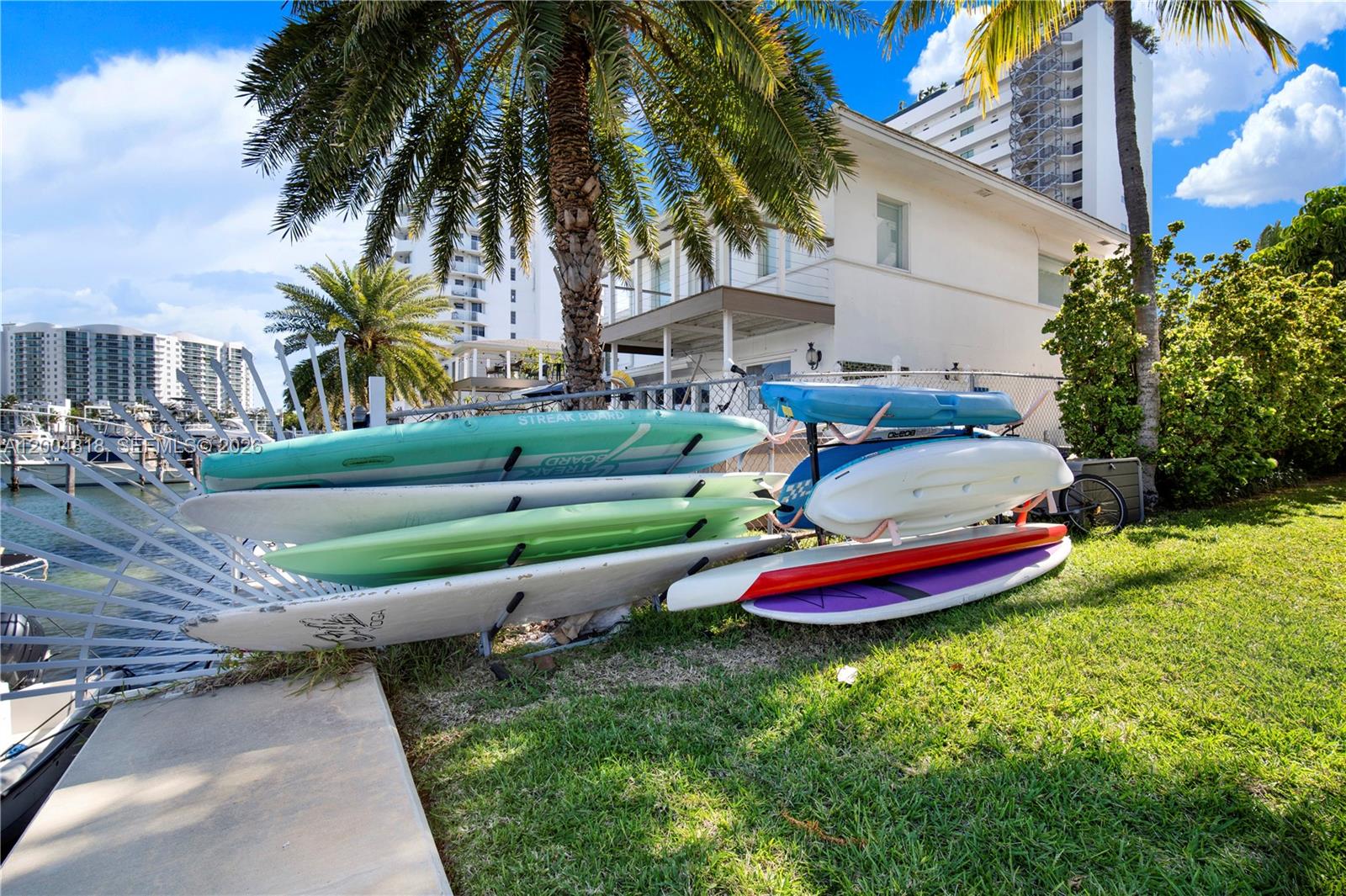 HARBOR ISLAND - Residential Lease