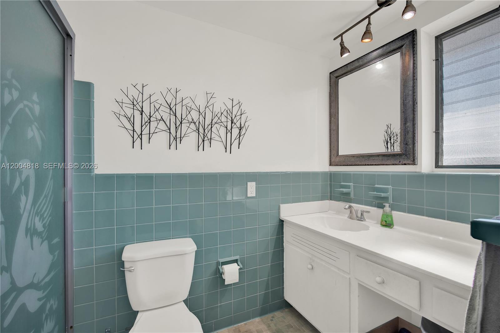 HARBOR ISLAND - Residential Lease