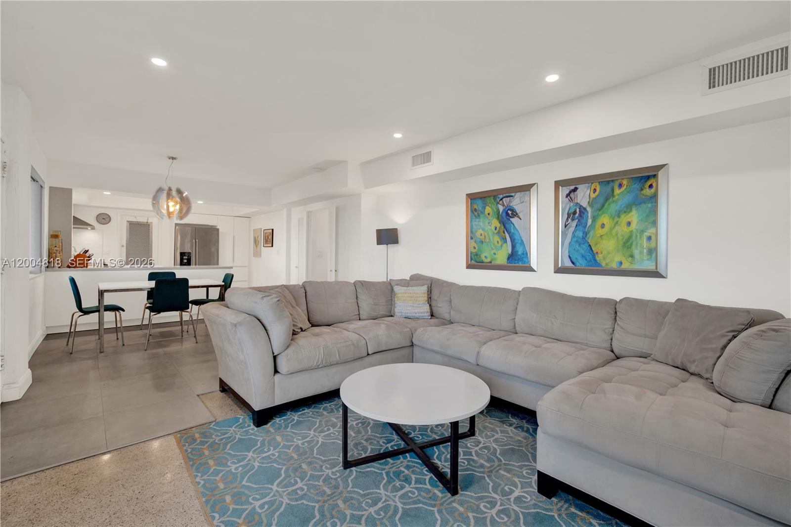 HARBOR ISLAND - Residential Lease