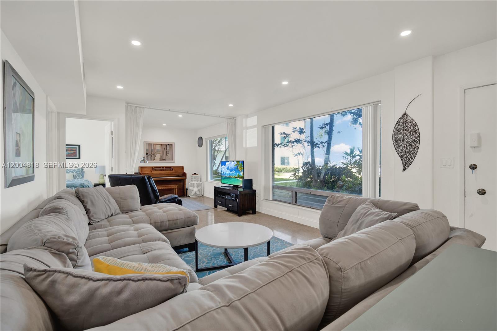 HARBOR ISLAND - Residential Lease