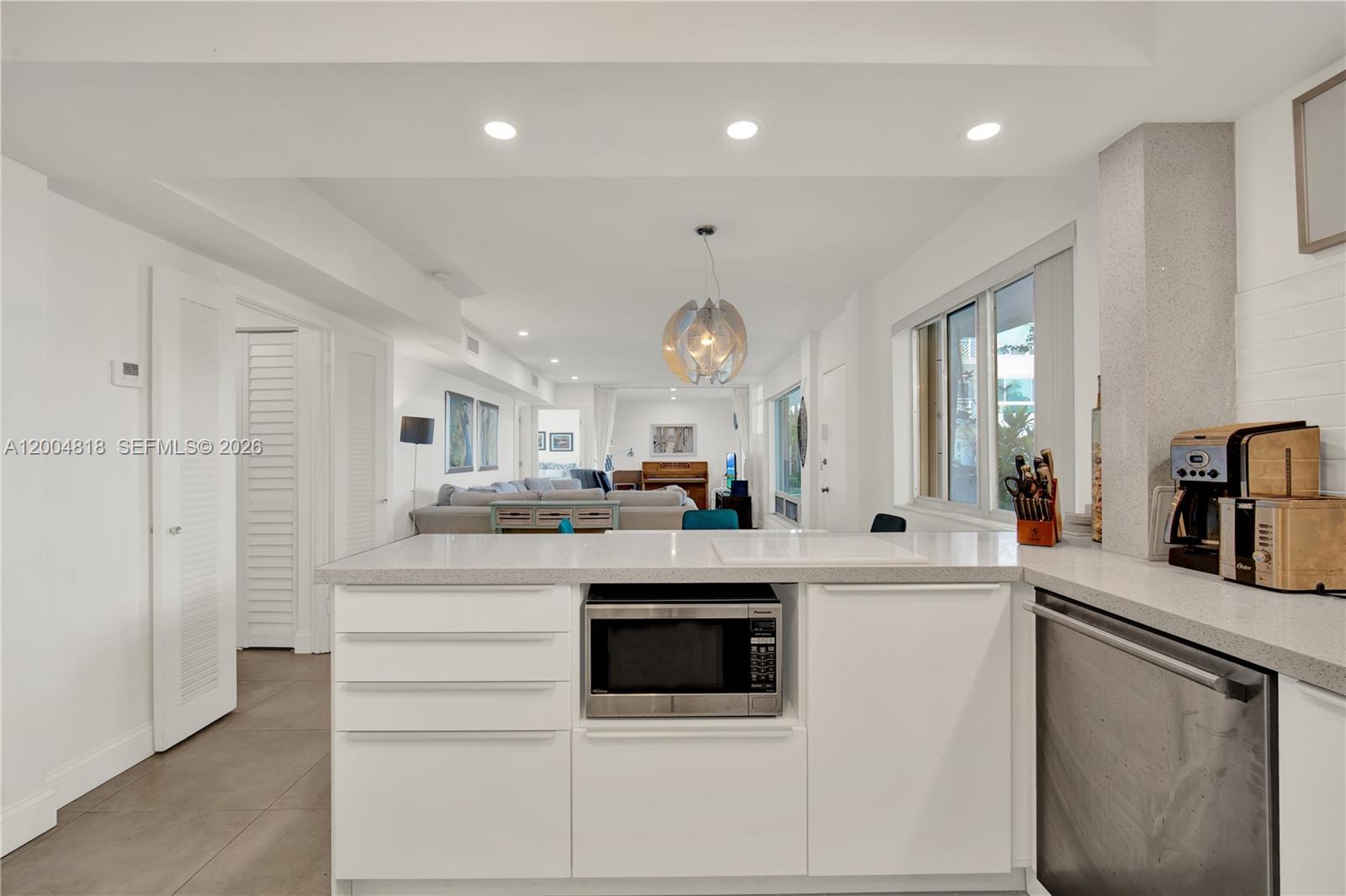 HARBOR ISLAND - Residential Lease