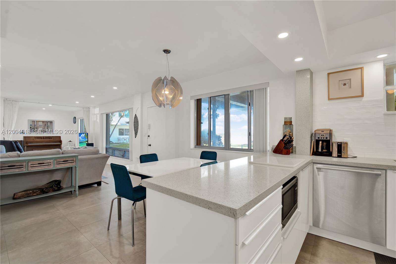 HARBOR ISLAND - Residential Lease