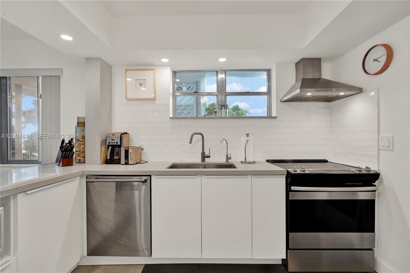 HARBOR ISLAND - Residential Lease