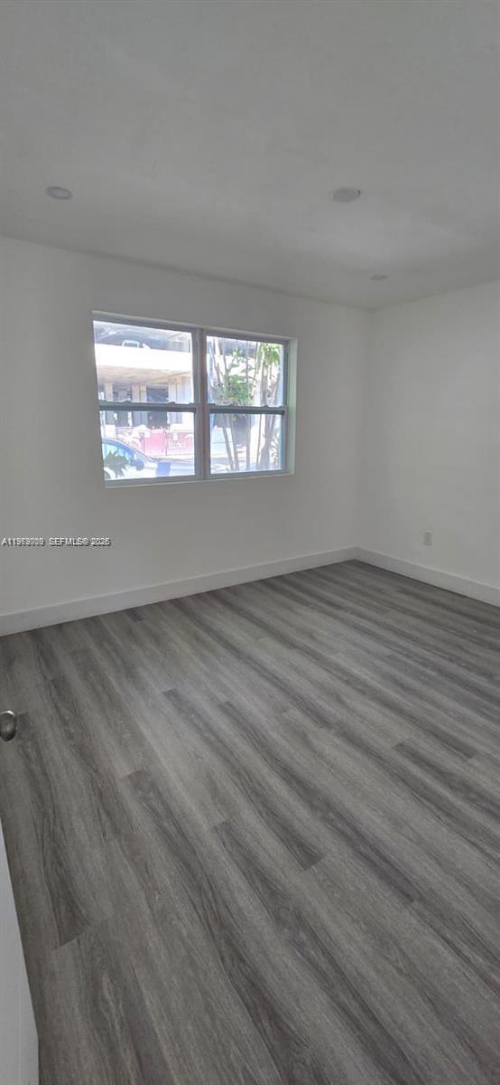 HOLLYWOOD ESTATES - Residential Lease