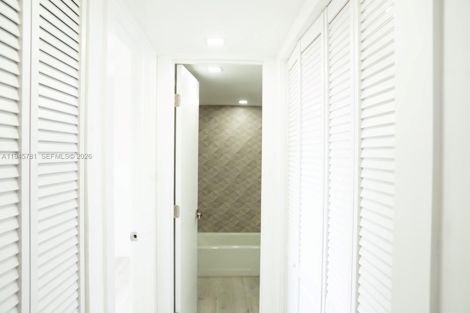 PARKSIDE TOWERS CONDO - Residential