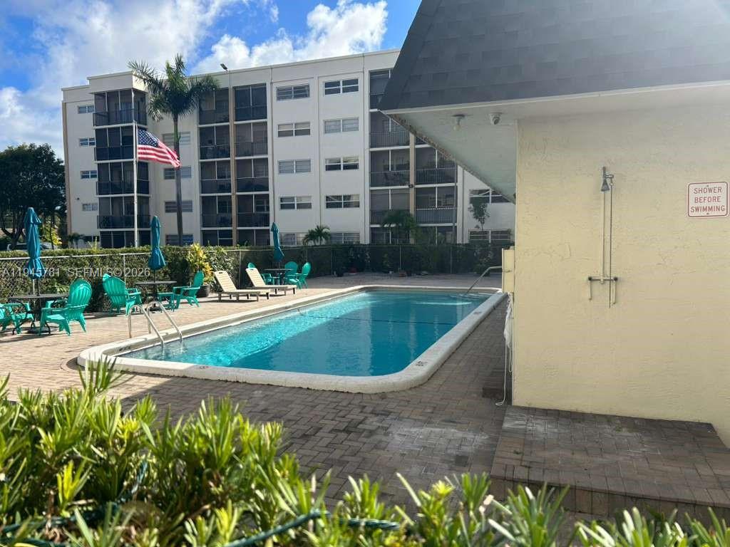 PARKSIDE TOWERS CONDO - Residential