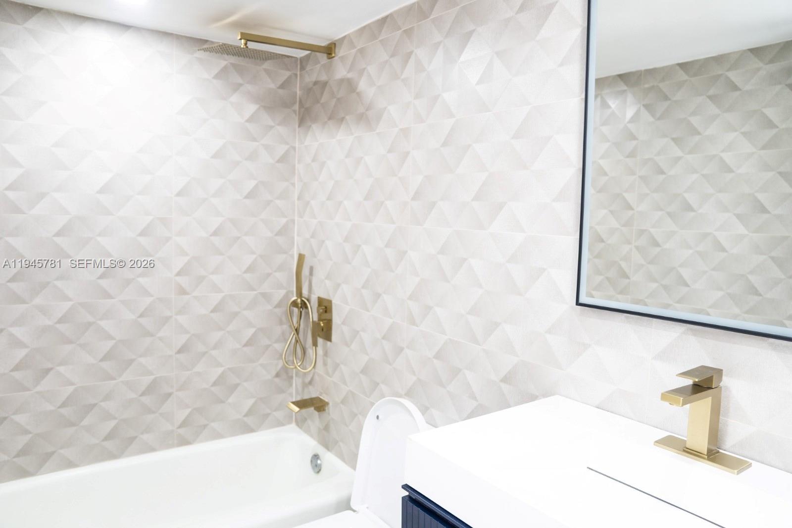 PARKSIDE TOWERS CONDO - Residential