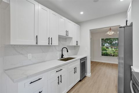 Single Family Residence in Coral Springs FL 4103 75th Ave Ave 8.jpg