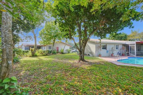 Single Family Residence in Coral Springs FL 4103 75th Ave Ave 34.jpg