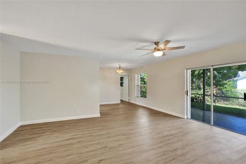 Single Family Residence in Coral Springs FL 4103 75th Ave Ave 3.jpg
