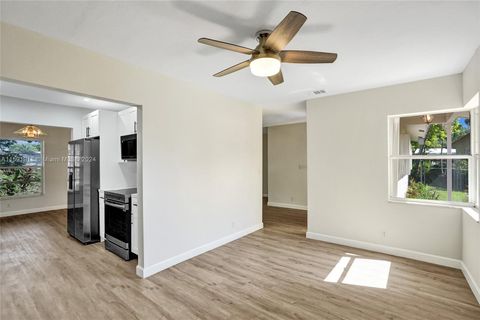 Single Family Residence in Coral Springs FL 4103 75th Ave Ave 5.jpg